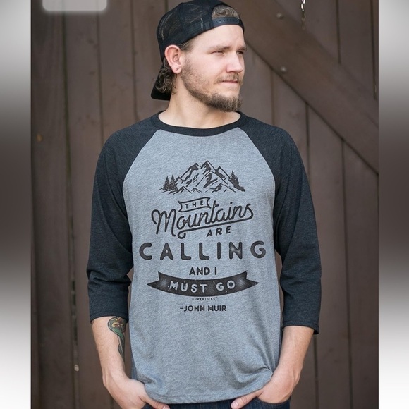 Superluxe The Mountains are Calling and I Must Go Unisex Raglan T-Shirt size 2XL - Picture 1 of 8
